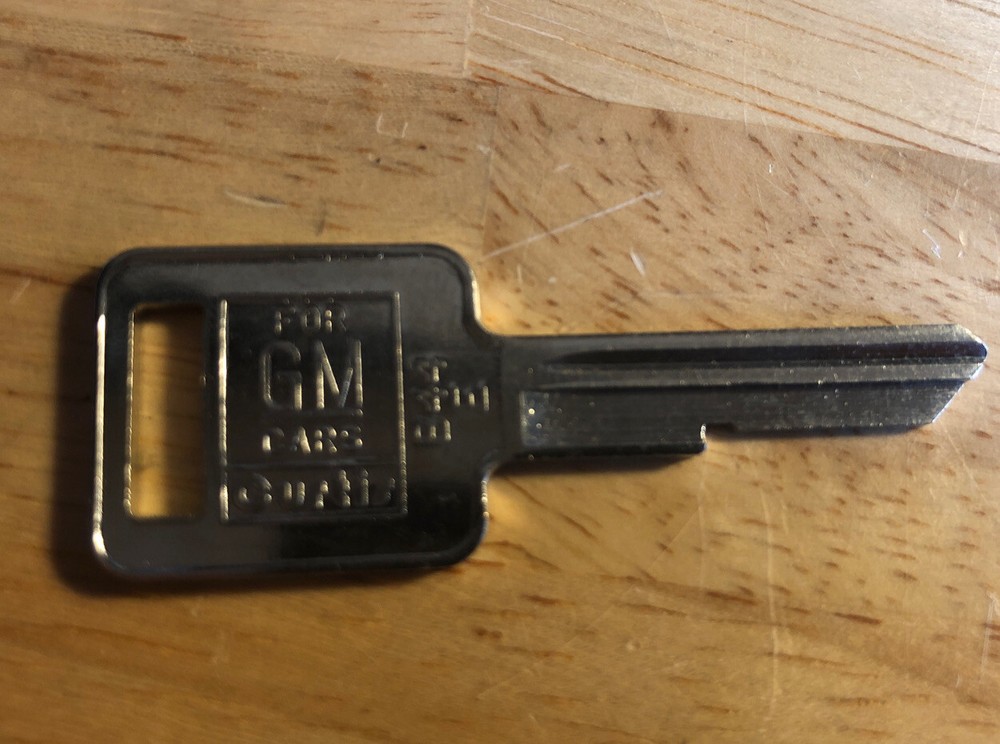 GM BLANK KEY B-44 E  UNCUT CURTIS KEY B44E