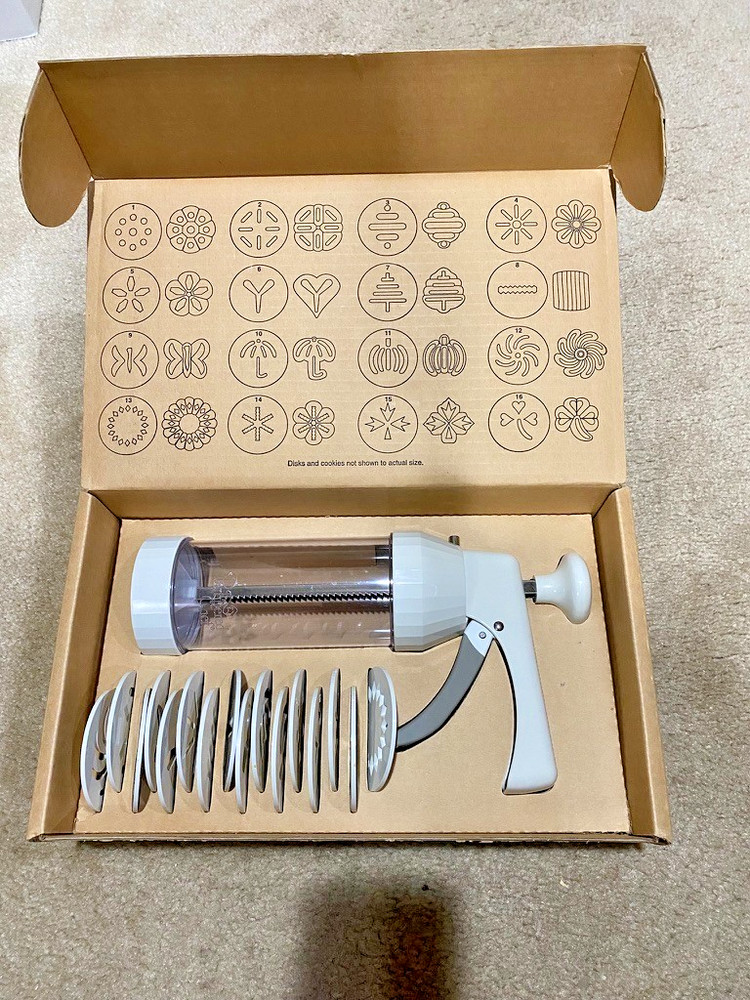 New Pampered Chef Cookie Press