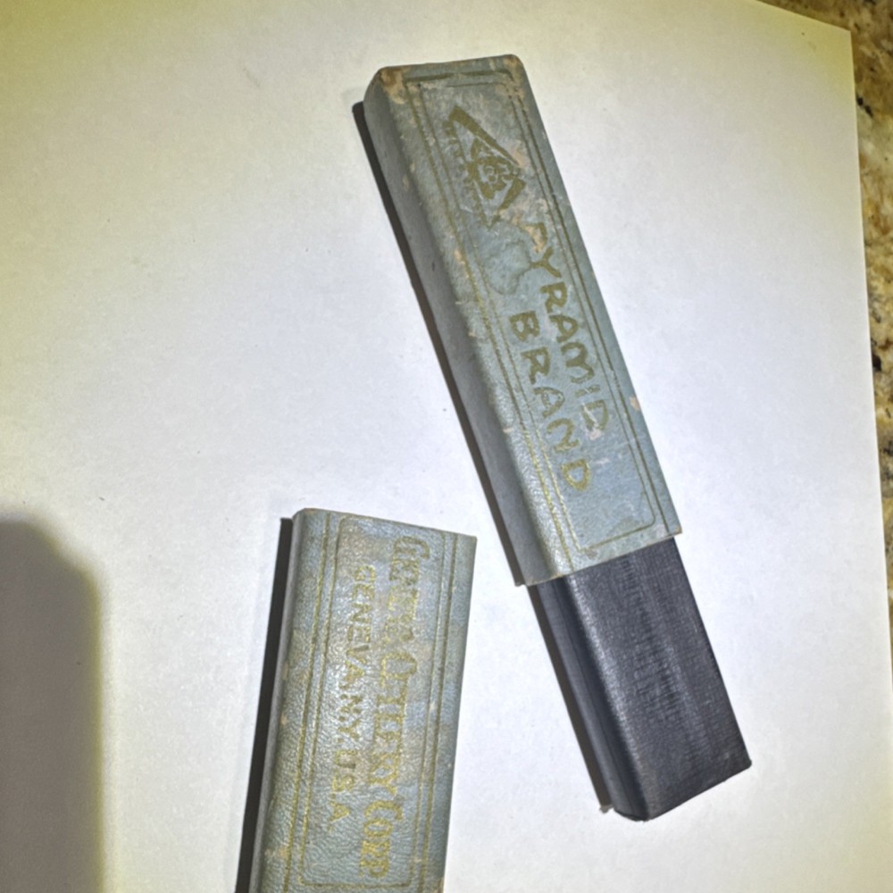 Pyramid Brand Straight Razor with Original Case