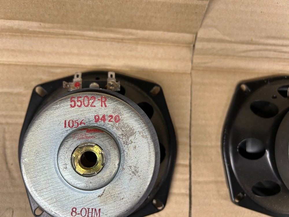 Madison 5502R 8 Ohm 5 in Mid Base Drivers (pair)
