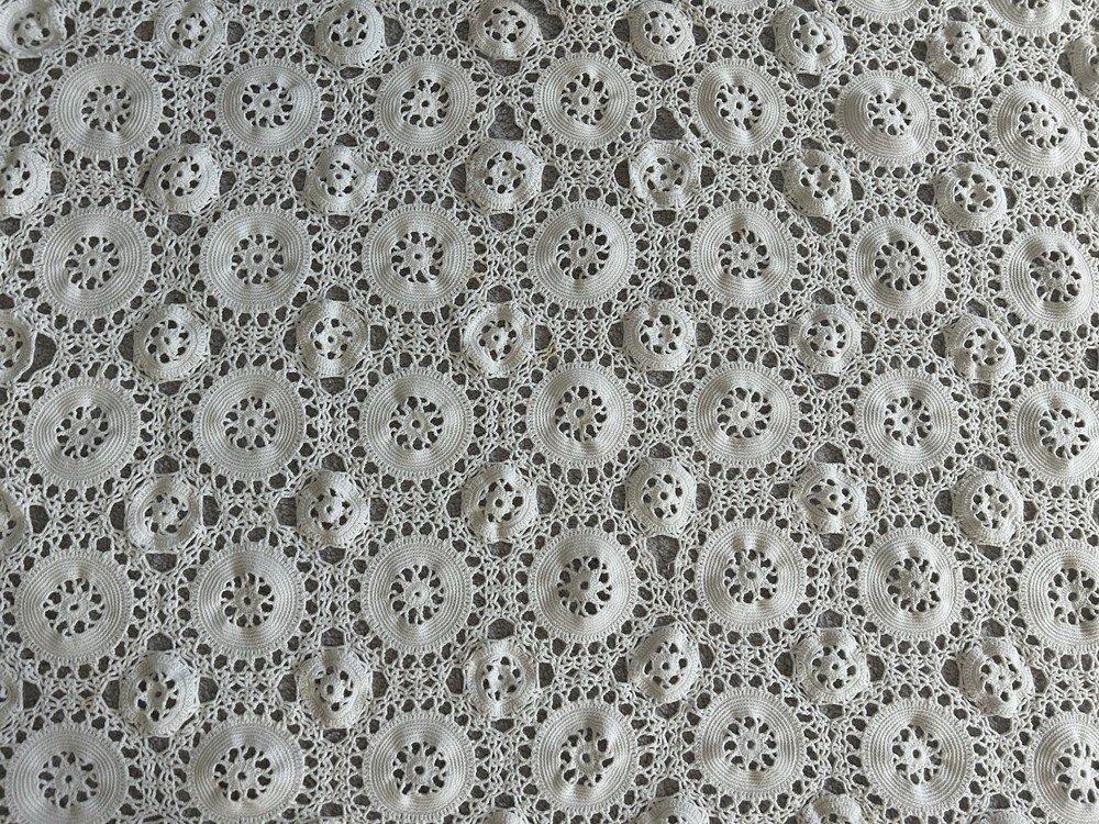 Vtg Handmade Crocheted Doily Bedspread Queen