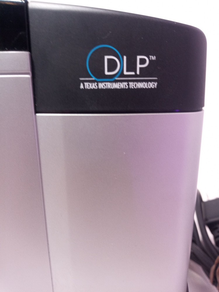 ViewSonic PJ402D DLP HD Home Theater Projector EUC