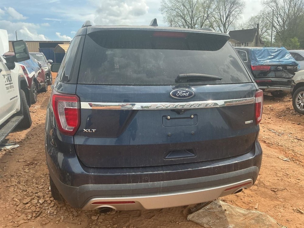 EXPLORER 2017 Glove Box 5028918