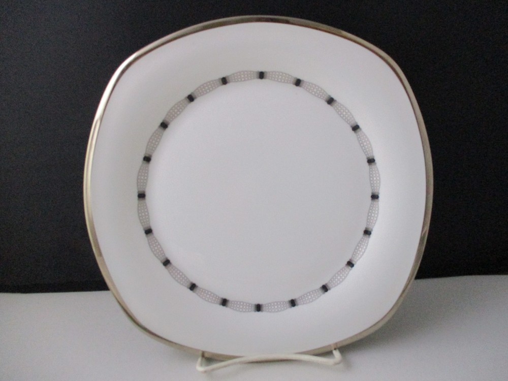 LENOX SOIREE SQUARE SALAD PLATE 9" -0703E