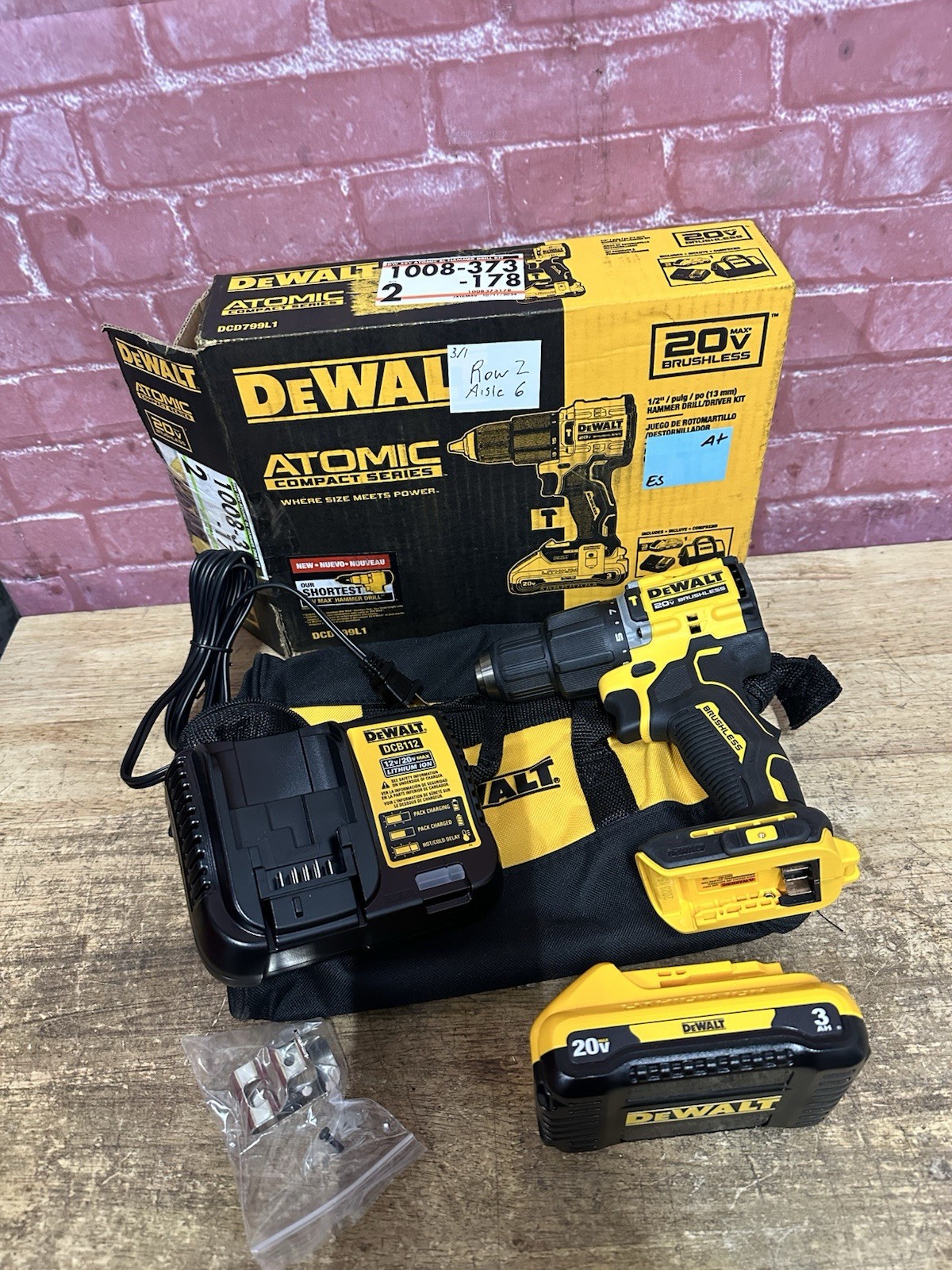 DeWalt DCD799L1 20V Atomic Compact Series Li-Ion 1/2" Cordless Hammer Drill Kit