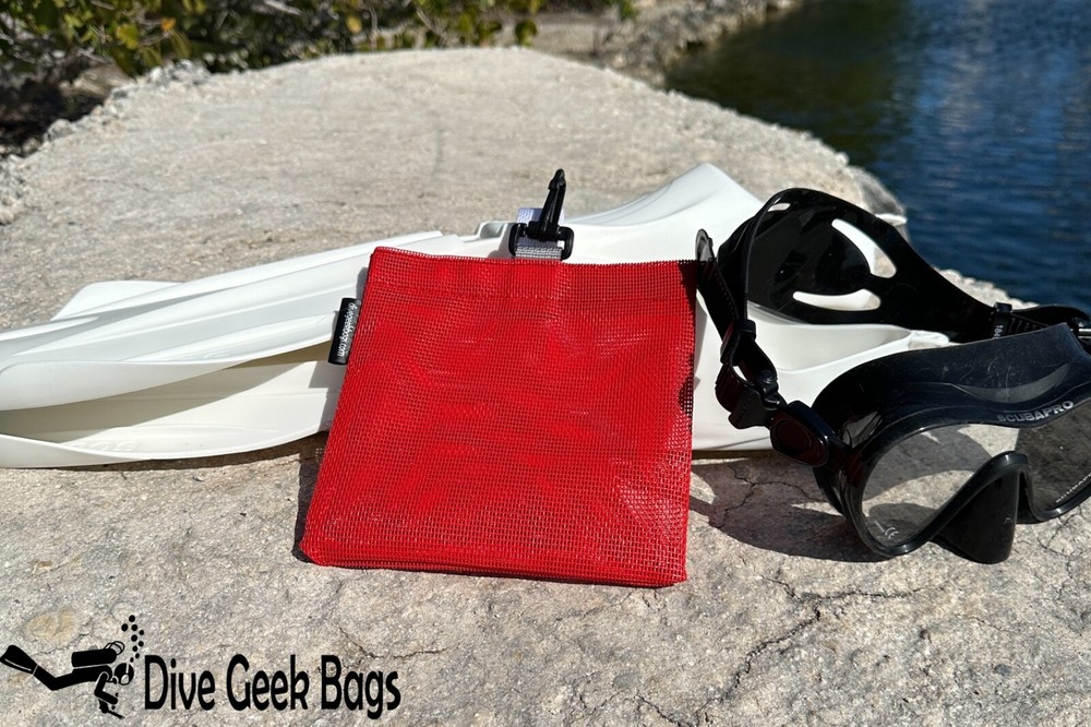 Small Clip-on Dive Mesh Pouch - for collecting shark teeth, shells etc.