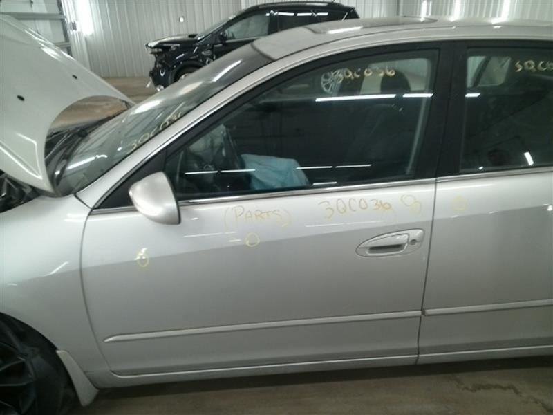 ALTIMA 2004 High Mounted Stop Light 104551475