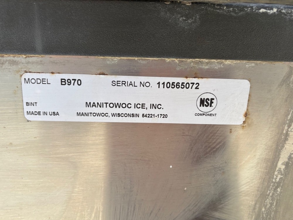 MANITOWAC ICE Machine B970 Bin + SY1404A Ice Maker Head, Half Cubes