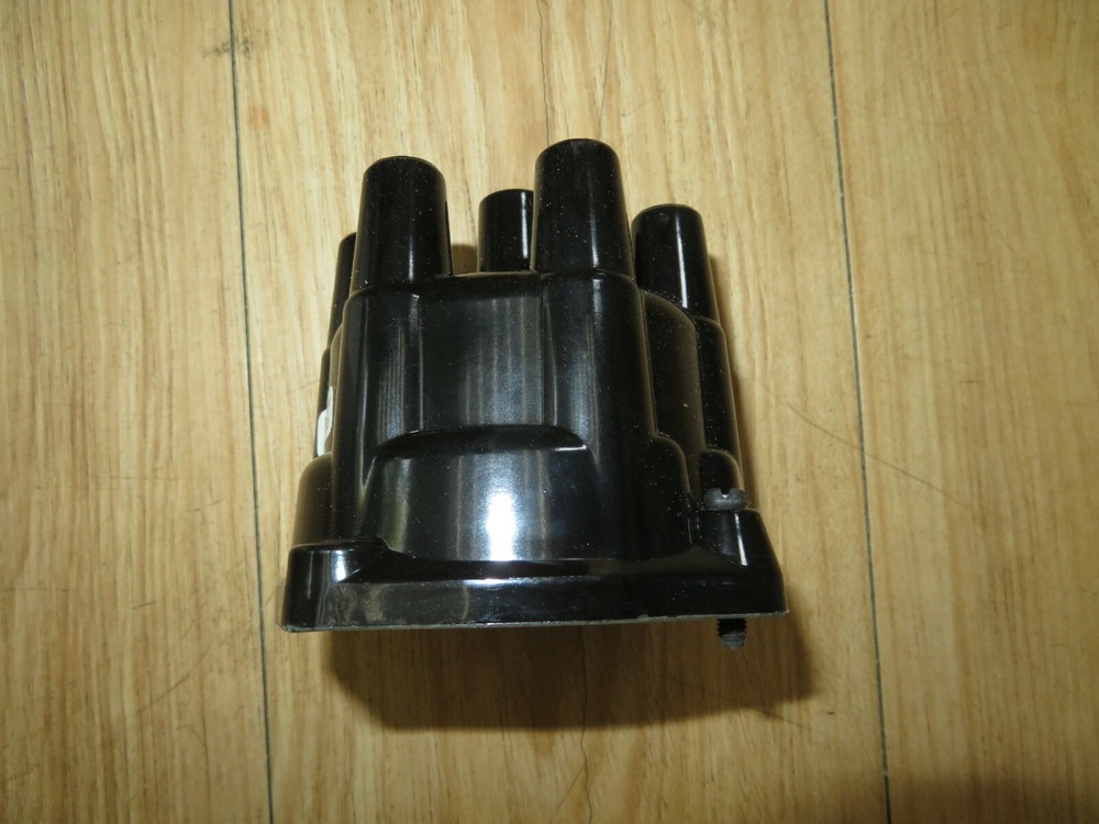 NOS Quicksilver MerCruiser Sterndrive Distributor Cap 33765T