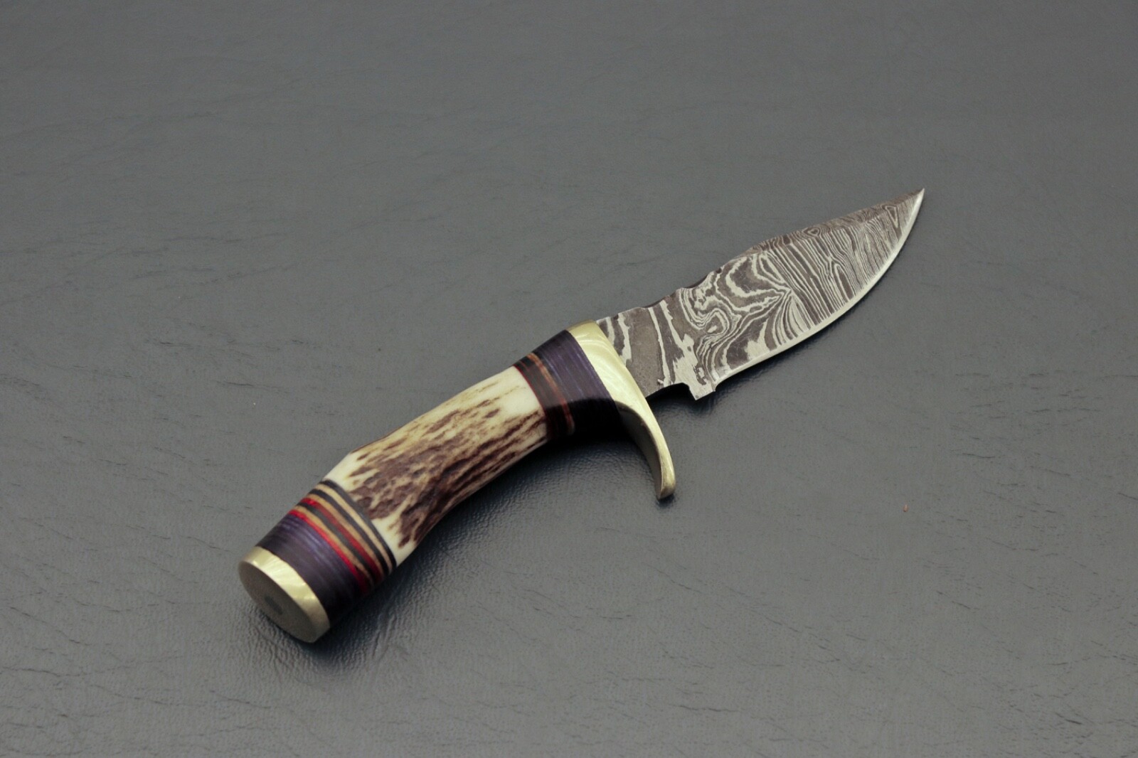 Stag Antler Gut Hook Hunting Knife Horn Handle Forged Damascus Steel Fixed Blade