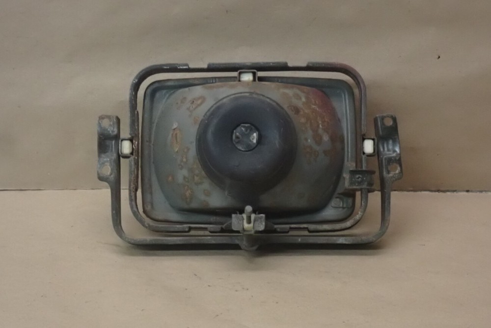 1985 HONDA VF500F HEADLIGHT. 32907