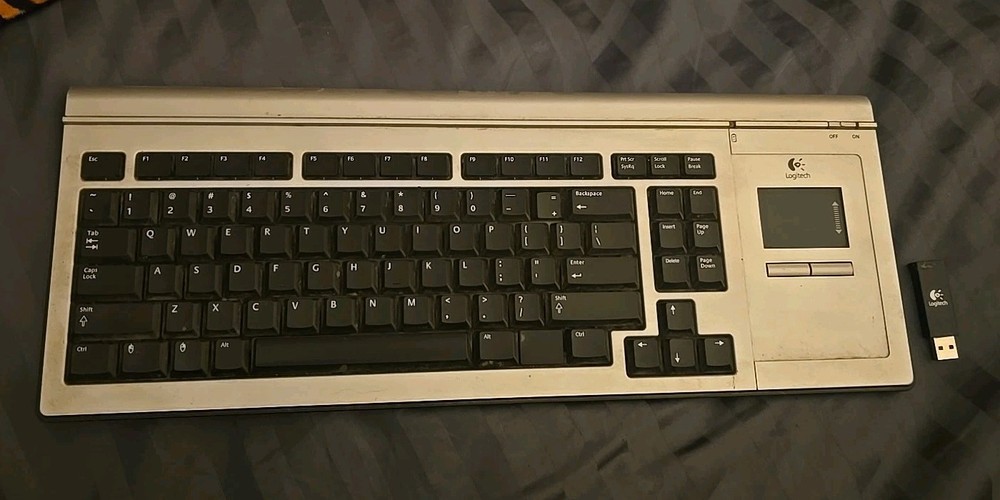 Logitech Cordless MediaBoard Keyboard Y-RAN77 Playstation 3 Silver Tested