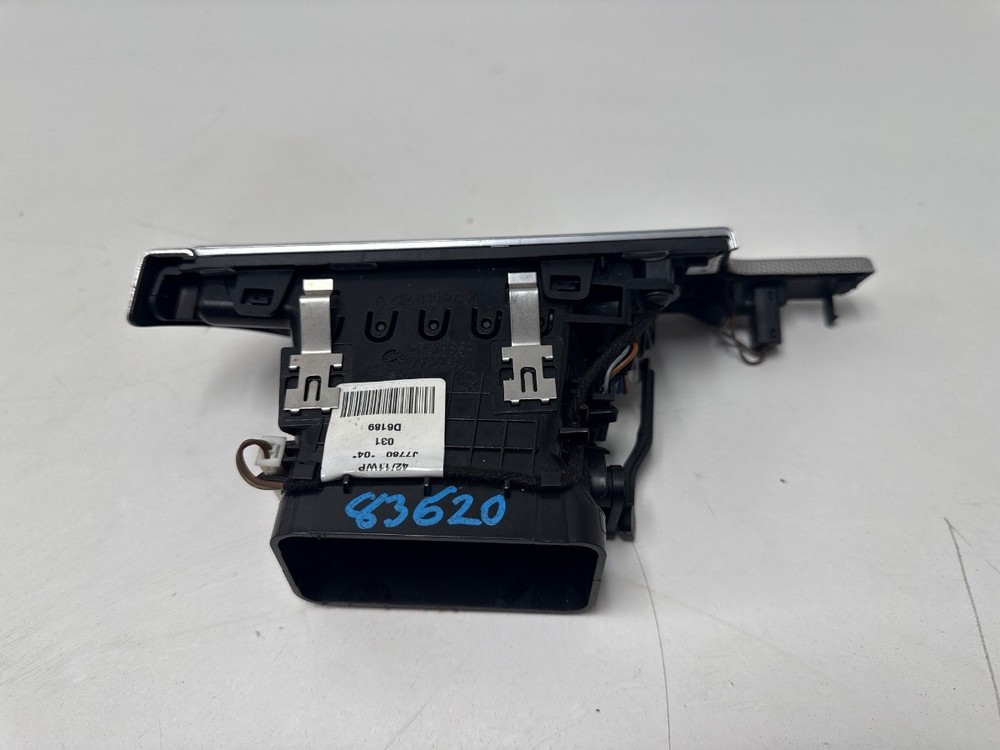 MERCEDES E CLASS DASH VENT W212 2009-2013 DASH VENT RIGHT SIDE OUTER A2126801727