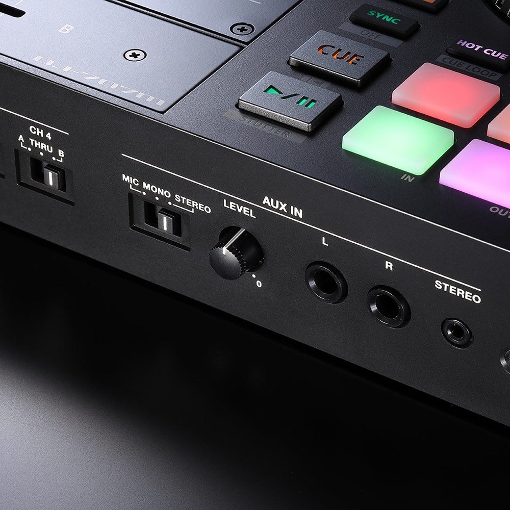 Roland: DJ-707M DJ Controller (Serato)