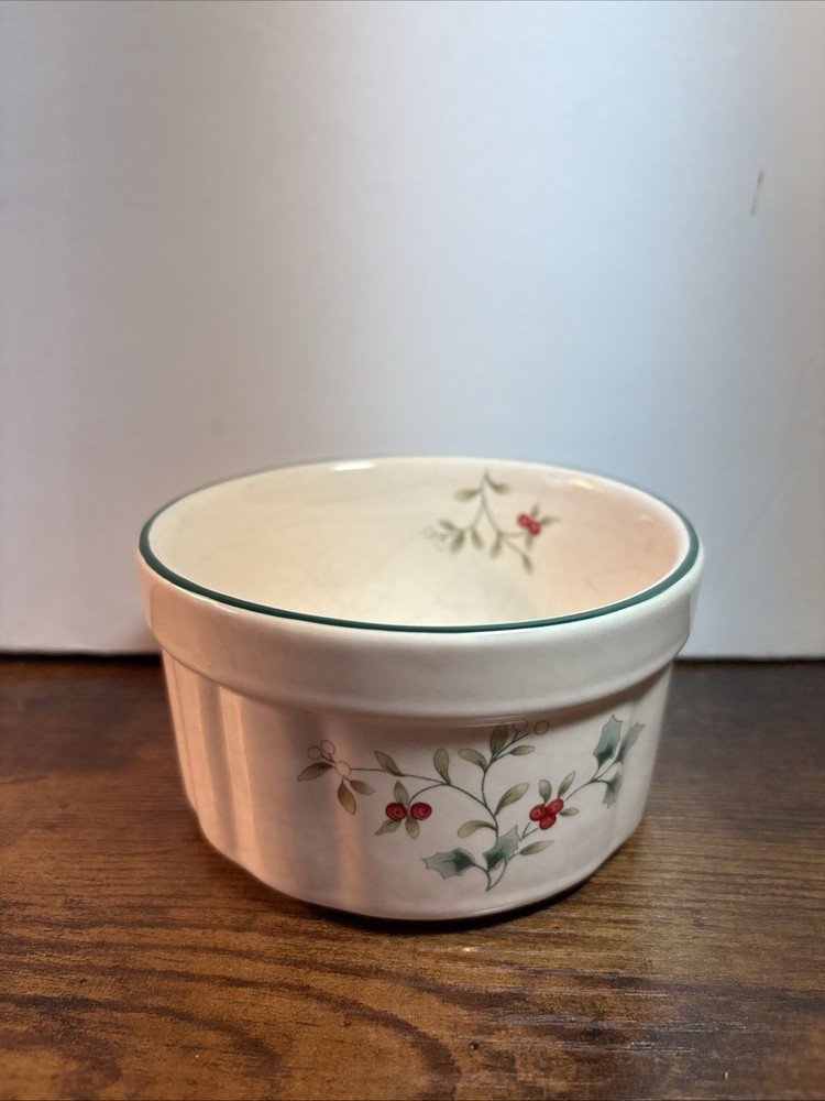Pfaltzgraff Winterberry Decorative Ramekin 4.5"