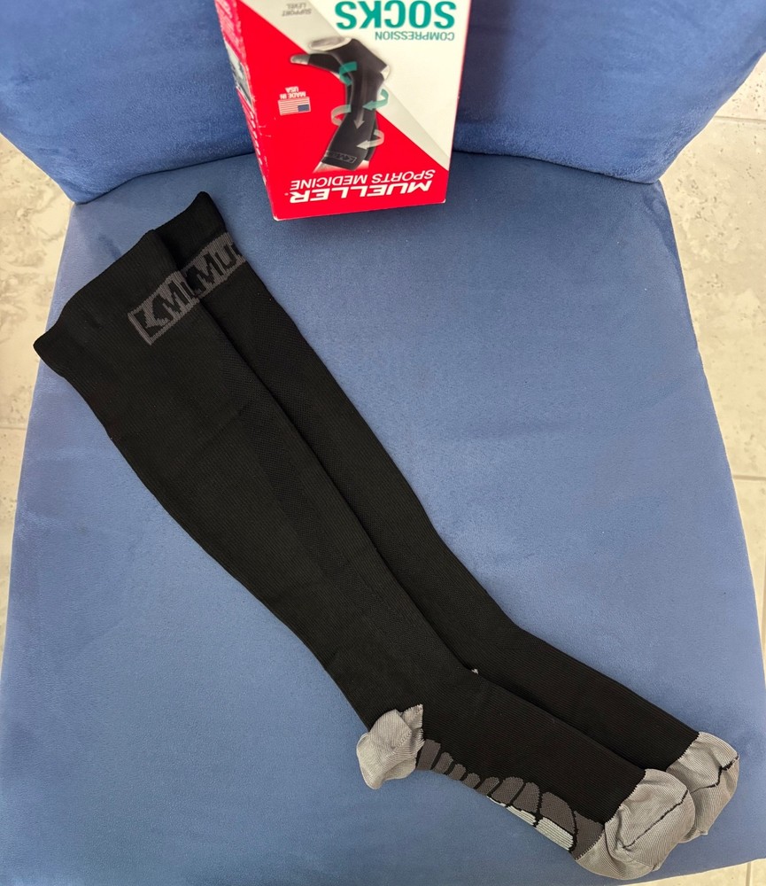 New Mueller Compression socks Medium 20-30 mm Hg