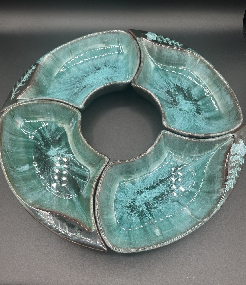 VTG MCM Blue Mountain Pottery  4 Piece Nesting Leaf Snack Table Dishes