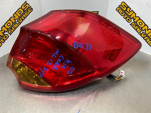 2013 KIA CEED MK2 DRIVERS SIDE RIGHT OUTER REAR LIGHT REF: BG31