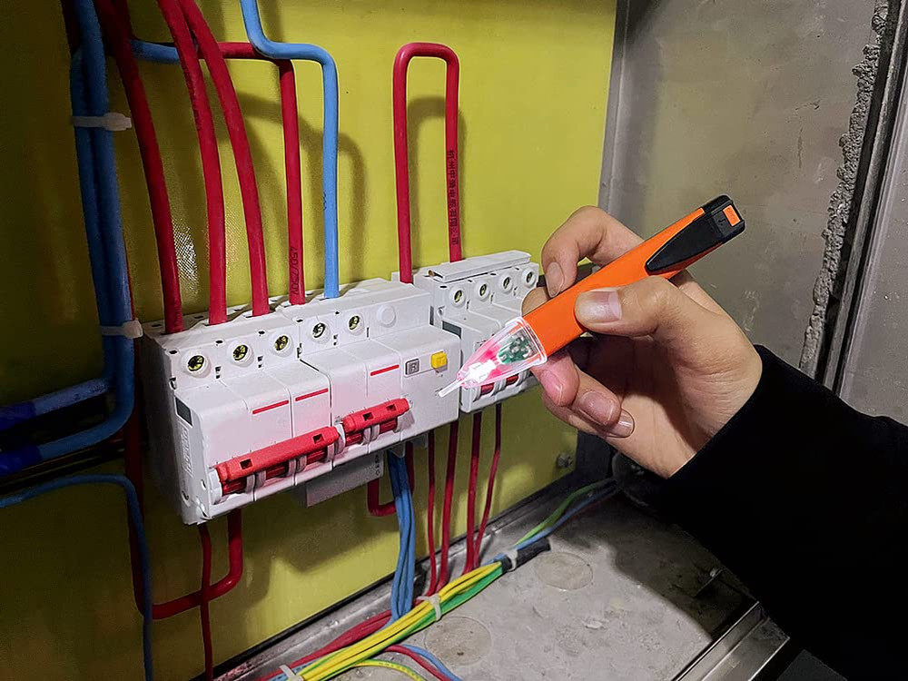 Non-Contact Voltage Tester Tools,Led Flashlight,Buzzer Alarm,Ac Voltage Detector