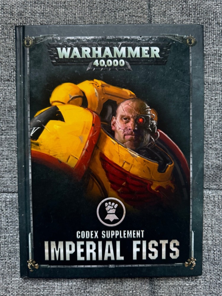 Codex Imperial Fists - 8th Edition - Space Marines - Good Condition