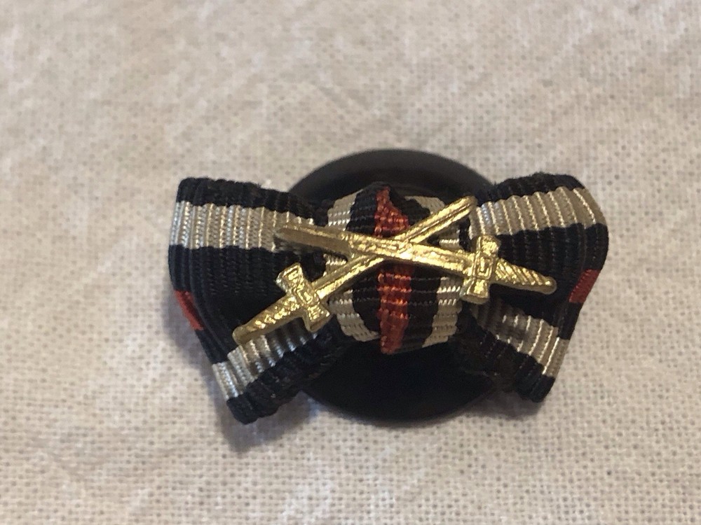P231 - Original WWII German - Buttonaire - 2 Place - Medium