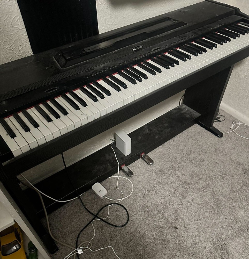 Suzuki Personal Piano DP-88