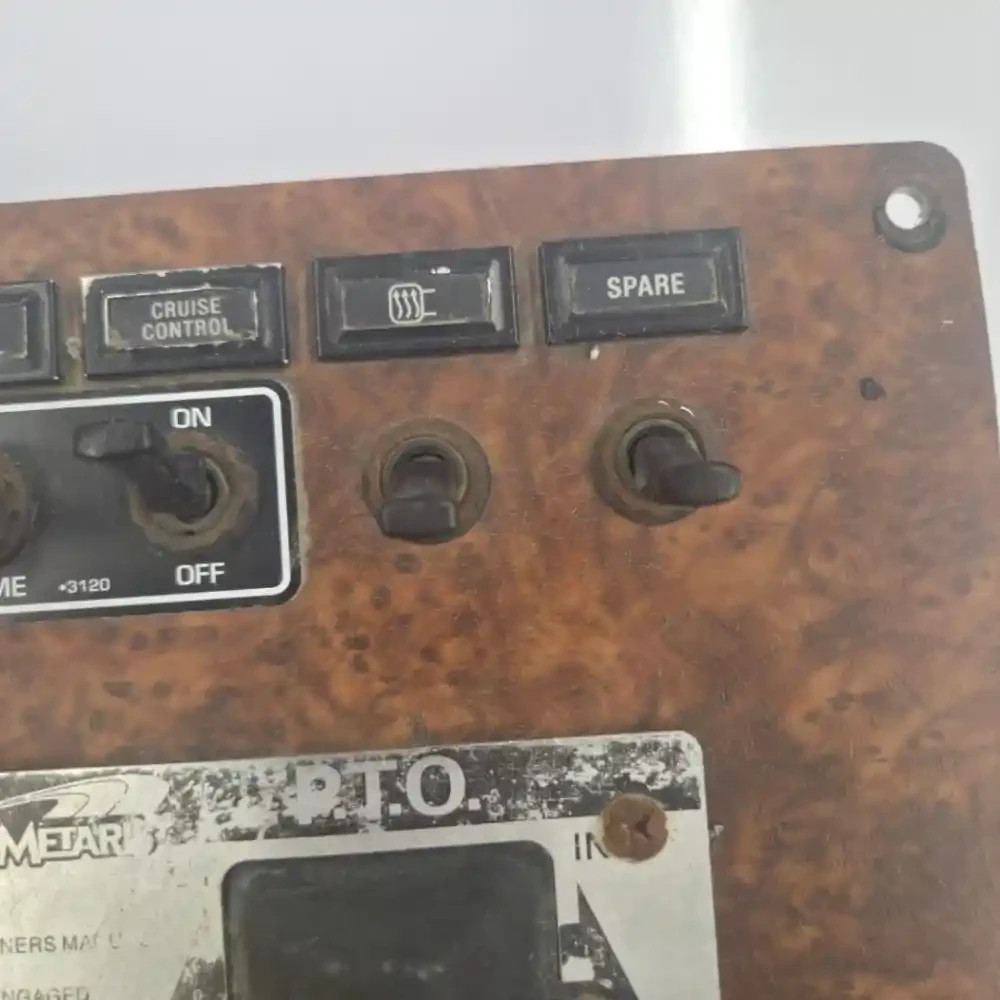 2005 Kenworth T800 Dash Panel