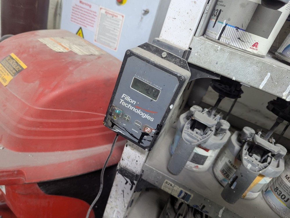 AXALTA PAINT MACHINE WITH TINTS