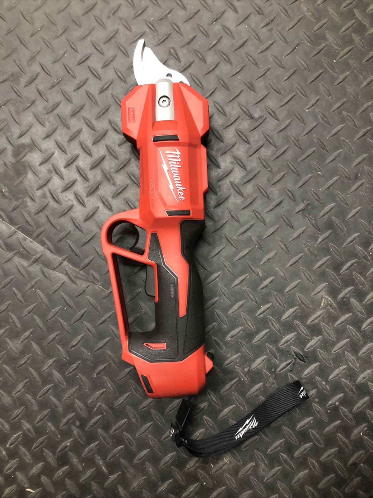 Milwaukee 2534-20 M12 12V Cordless Brushless Pruner Shears - Red