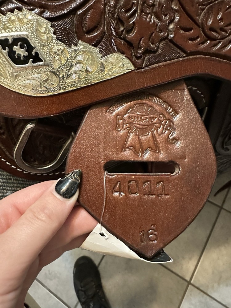 16” Winners Circle Show Saddle Brown