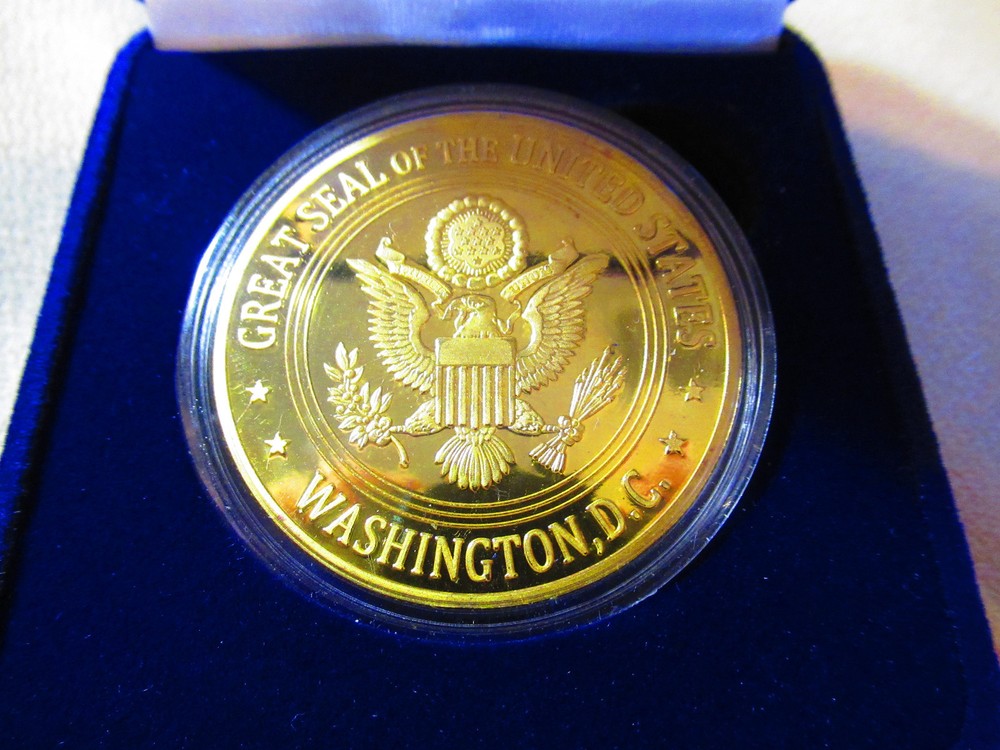 DEFENSE SECURITY SERVICE Challenge Coin w/ Presentation Box