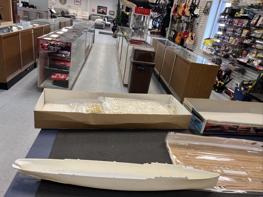 RMS LUSTANIA MODEL SHIP