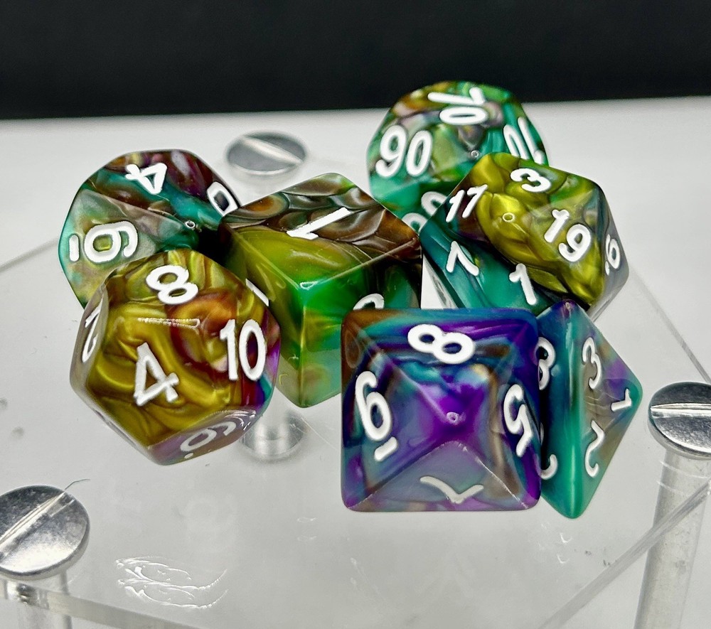 Sirius  Acererak's D&D :  Gold polyhedral dice Set D16