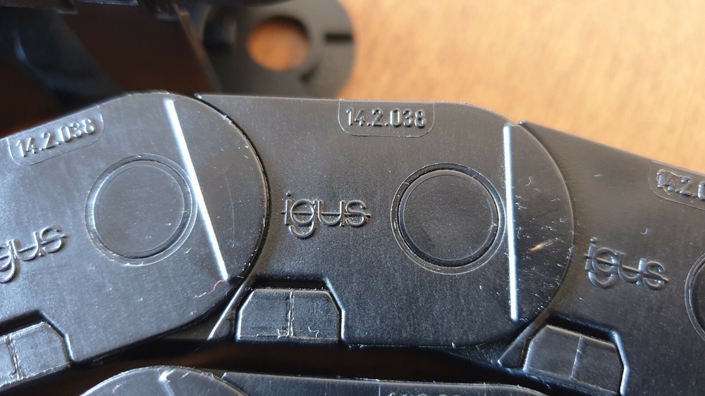NEW - IGUS 14.2.038 cable chain