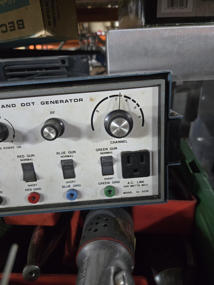 Heathkit Color Bar & Dot Generator. Model IG-5228