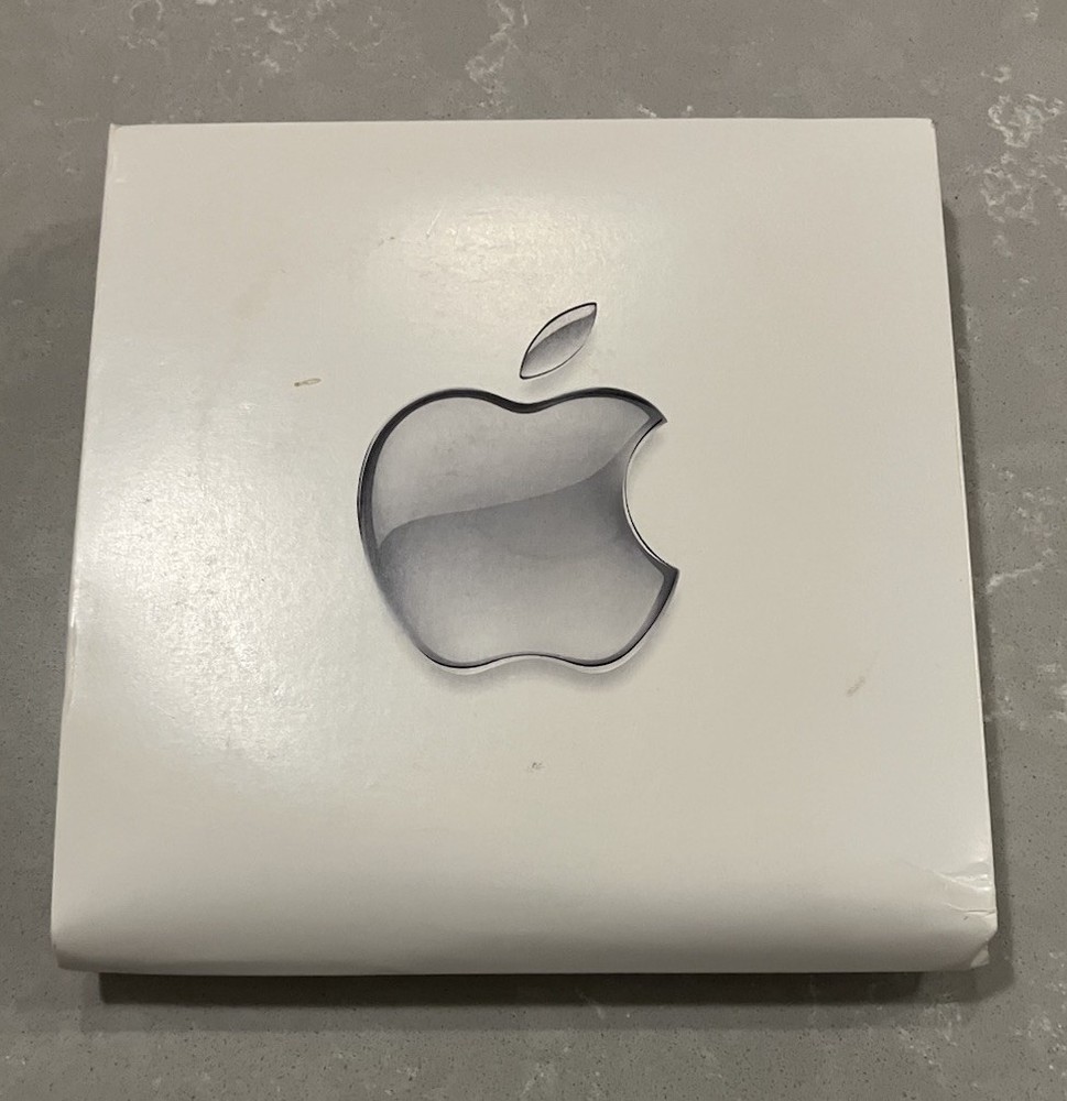 Apple eMac OS X eMac 10.3.5 Install Discs (3) Application Discs (9) Set