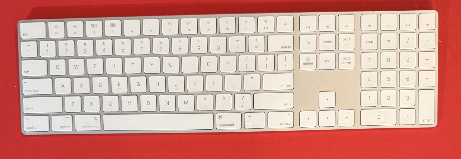 Apple Magic A1843 Magic Keyboard W/ Numeric Keys White Fully Tested Works Great