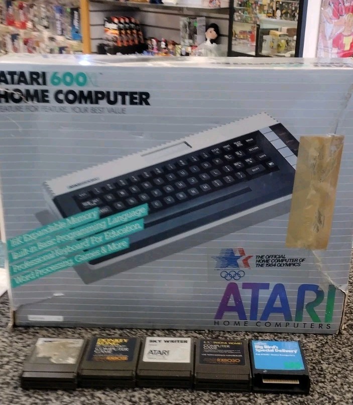 Atari 600XL VTG Home Computer Video Game Console Untested
