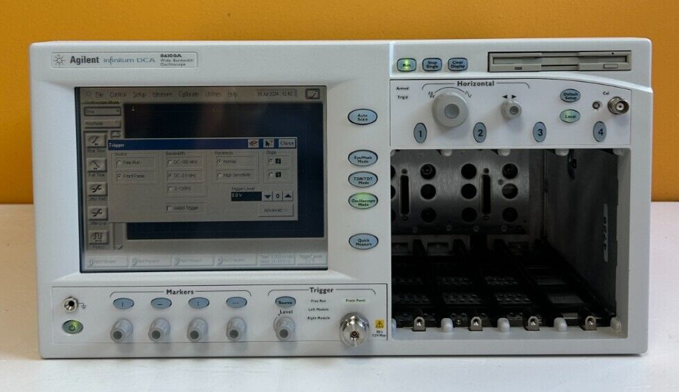 Agilent / HP 86100A-001, 300 Mhz CPU, Digital Communications Analyzer. Tested!