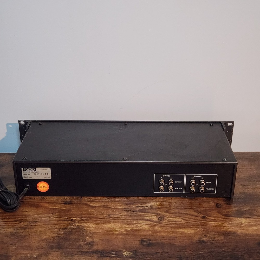 Fostex Model 3030 Dual Channel Graphic Equalizer Rack Mount – Powers On