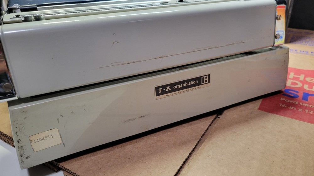 ADLER J5 TYPEWRITER NOTE WITH CASE