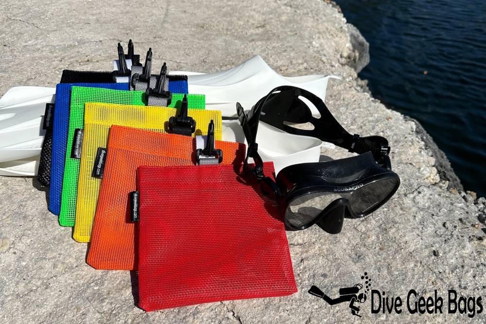 Small Clip-on Dive Mesh Pouch - for collecting shark teeth, shells etc.
