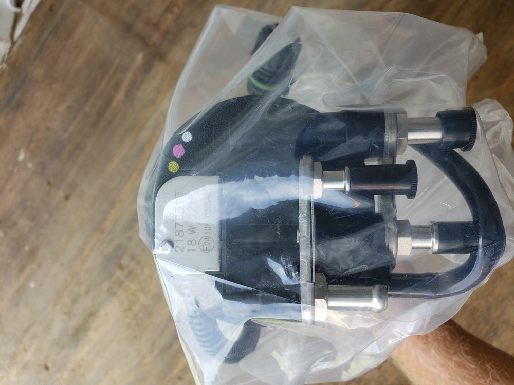 New Volvo Penta Level Sensor P/N 21876317