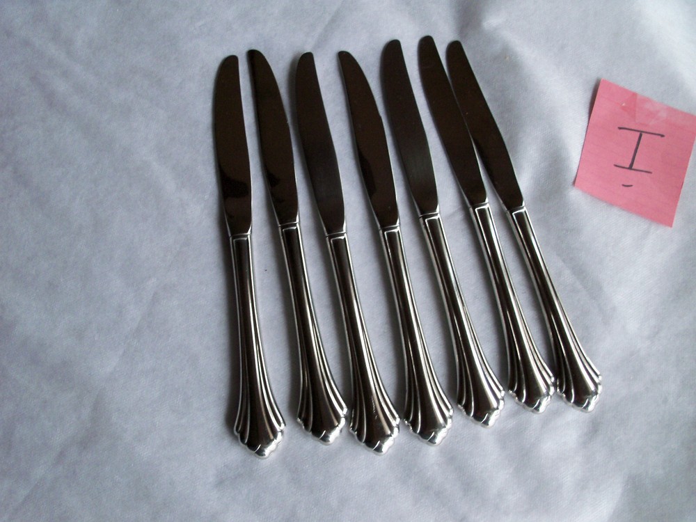 ONEIDA BANCROFT 7 HOLLOW DINNER KNIVES STAINLESS FLATWARE SILVERWARE SUPER NICE