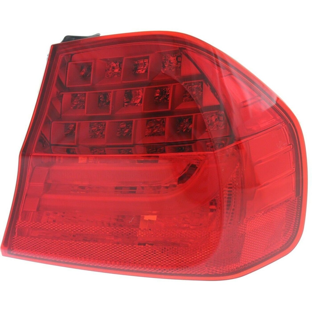Tail Light Right Outer Side Red Lens Tail Lamp W/Bulb 12260428