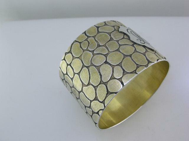 Unusual 800 Silver Napkin Ring w/ Cobblestone Rock pattern - Germany