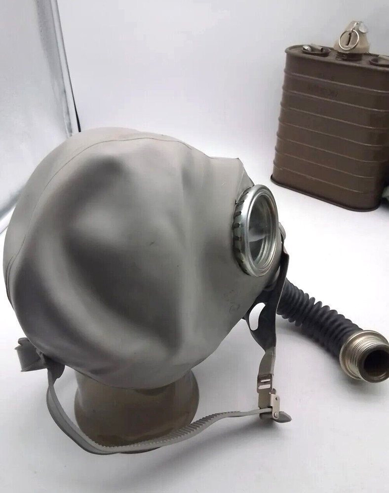 Antique From WW2 Oxyen breathing Appartus Original Bag