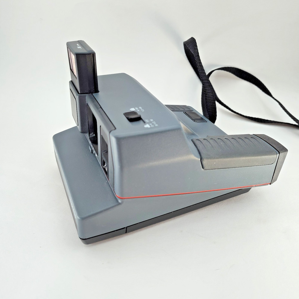 Vintage Polaroid 600 Impulse Instant Camera With Strap UNTESTED