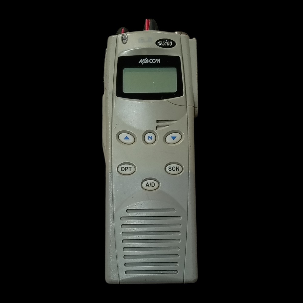 Harris M/A-COM P5100 Portable Two-Way Radio 800MHz MAHM-S8DXX