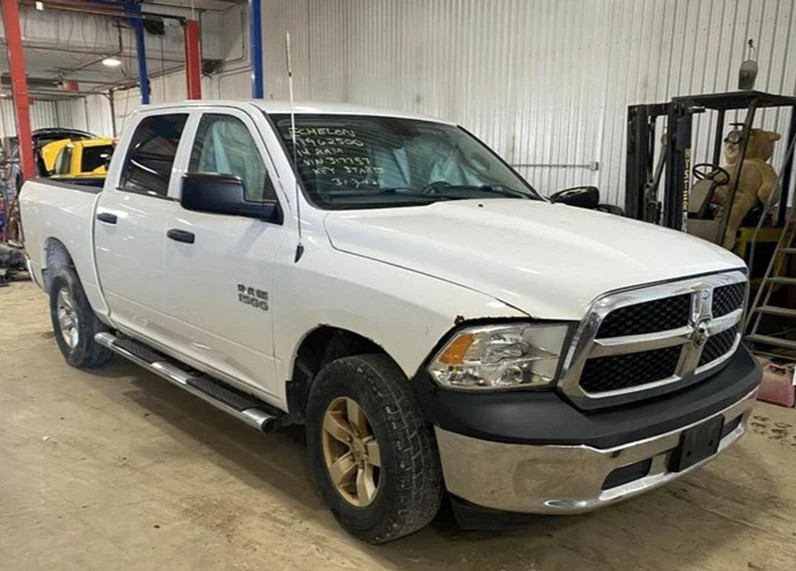 2013-2014 Dodge Ram 1500 Pickup Engine Fuse Box Power Distribution Box OEM